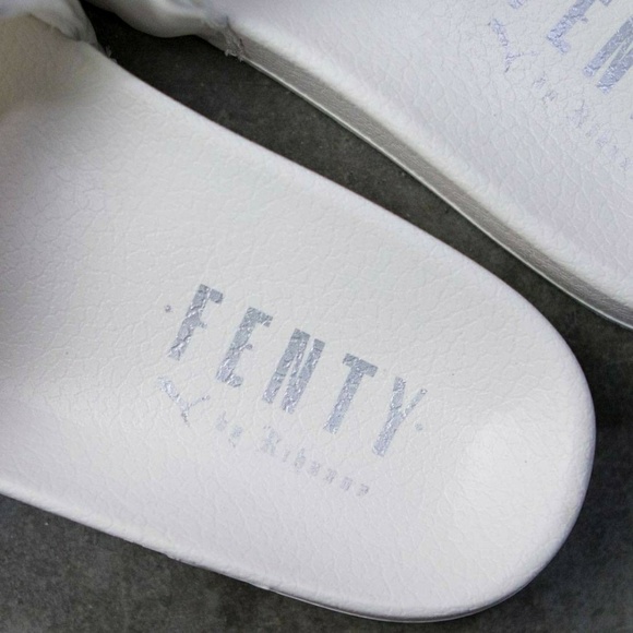PUMA X FENTY BY RIHANNA WOMEN BOW SLIDES (WHITE / - Picture 4 of 5